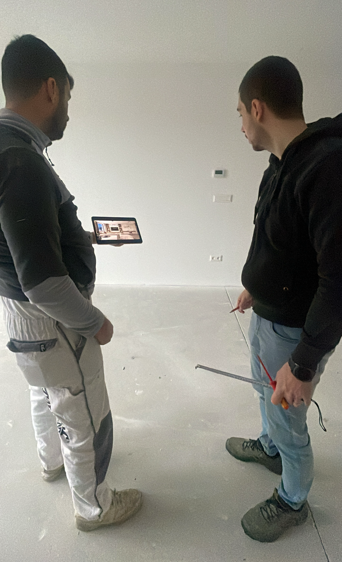 Bytový dizajn televíznej steny v obývačke